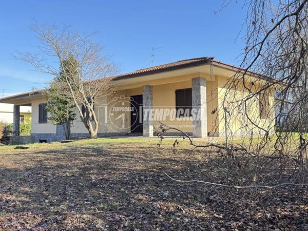 casa indipendente in vendita ad Osnago