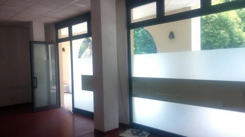 locale commerciale in vendita ad Osnago