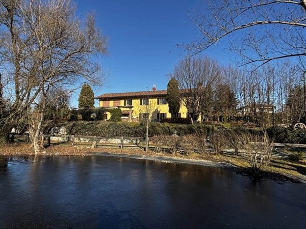 casa indipendente in vendita ad Osnago in zona Aurora