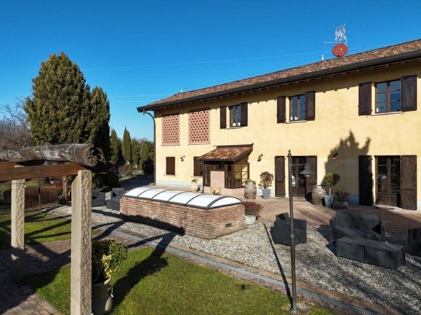 casa indipendente in vendita ad Osnago in zona Aurora
