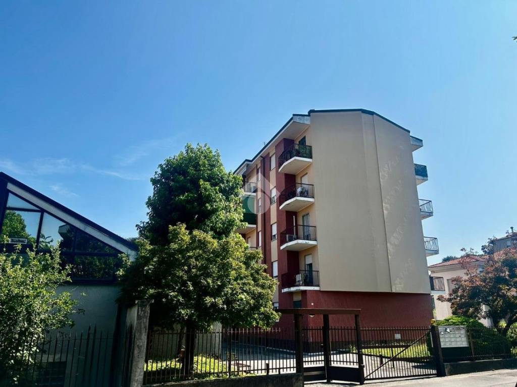 appartamento in vendita ad Osnago