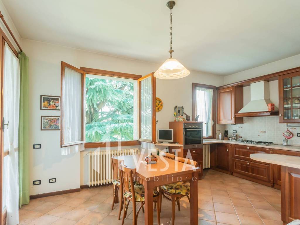 appartamento in vendita ad Osnago in zona Aurora