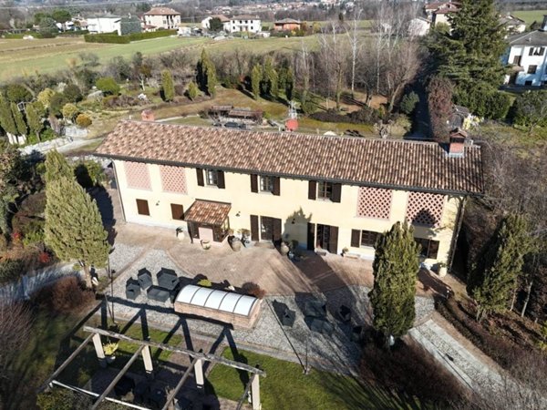 casa indipendente in vendita ad Osnago in zona Aurora