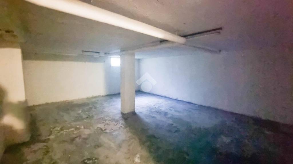 locale commerciale in vendita ad Osnago