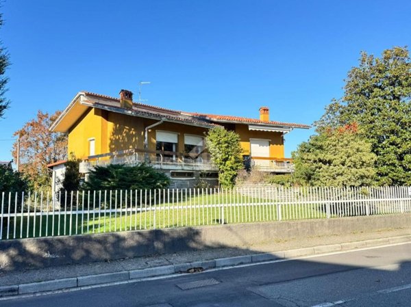 casa indipendente in vendita ad Osnago