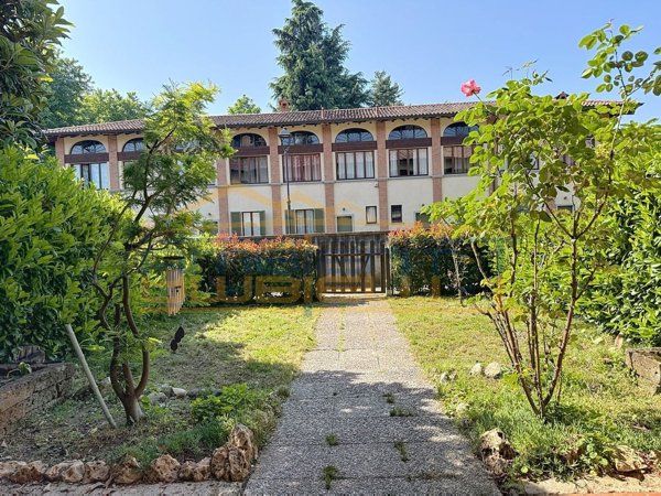 casa indipendente in vendita ad Osnago