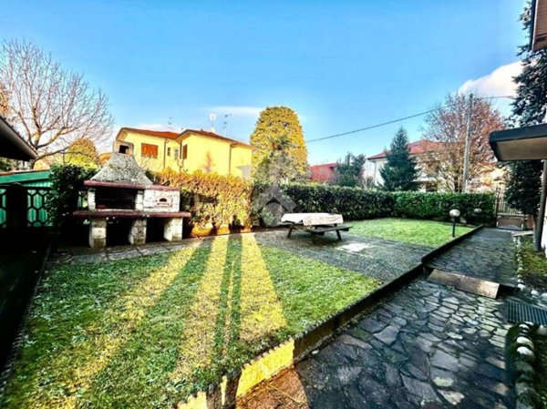 casa indipendente in vendita ad Osnago