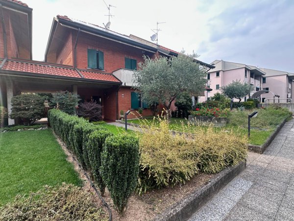 casa indipendente in vendita ad Osnago
