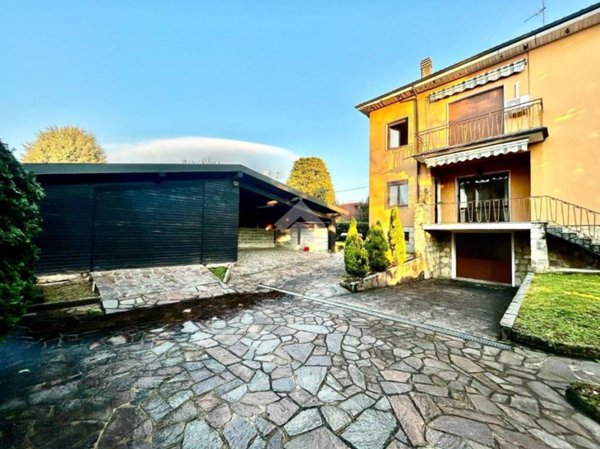 casa indipendente in vendita ad Osnago in zona Canova