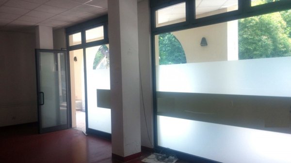 locale commerciale in vendita ad Osnago