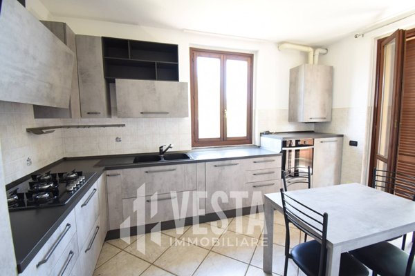 appartamento in vendita ad Osnago in zona Canova