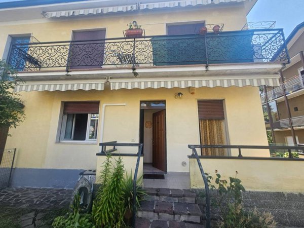 appartamento in vendita ad Osnago in zona Canova