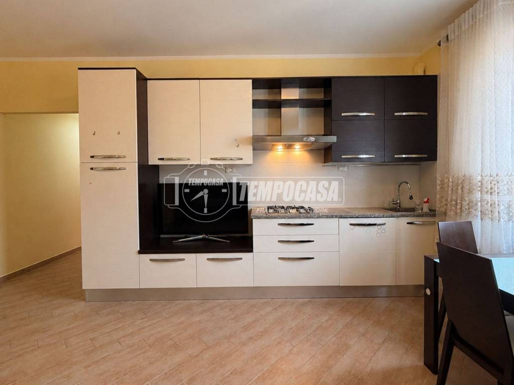 appartamento in vendita ad Osnago in zona Canova