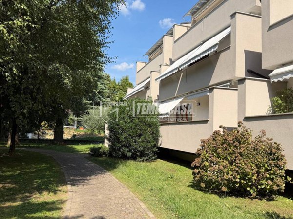 appartamento in vendita ad Osnago in zona Canova