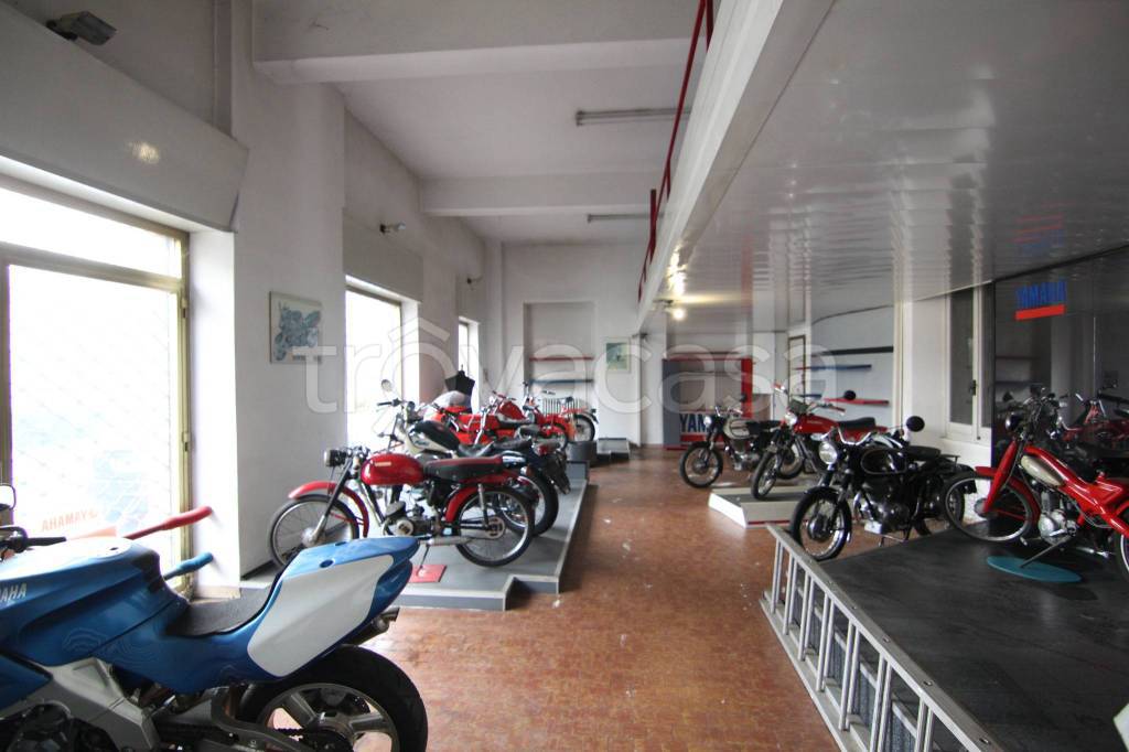 negozio in vendita a Paderno d'Adda
