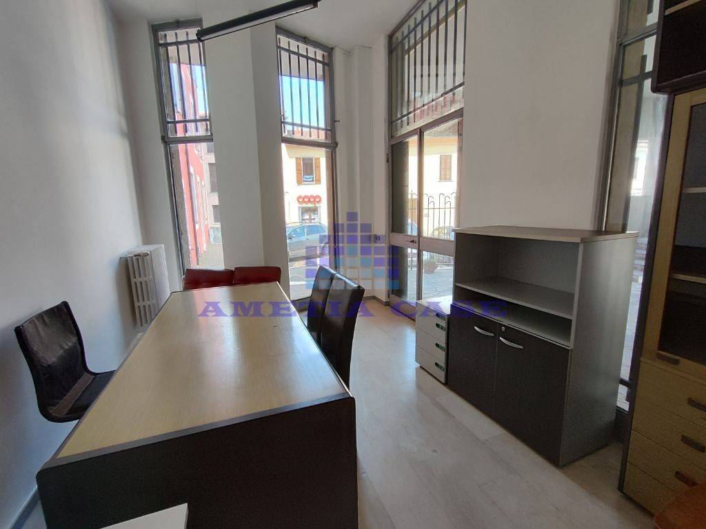 negozio in vendita a Paderno d'Adda