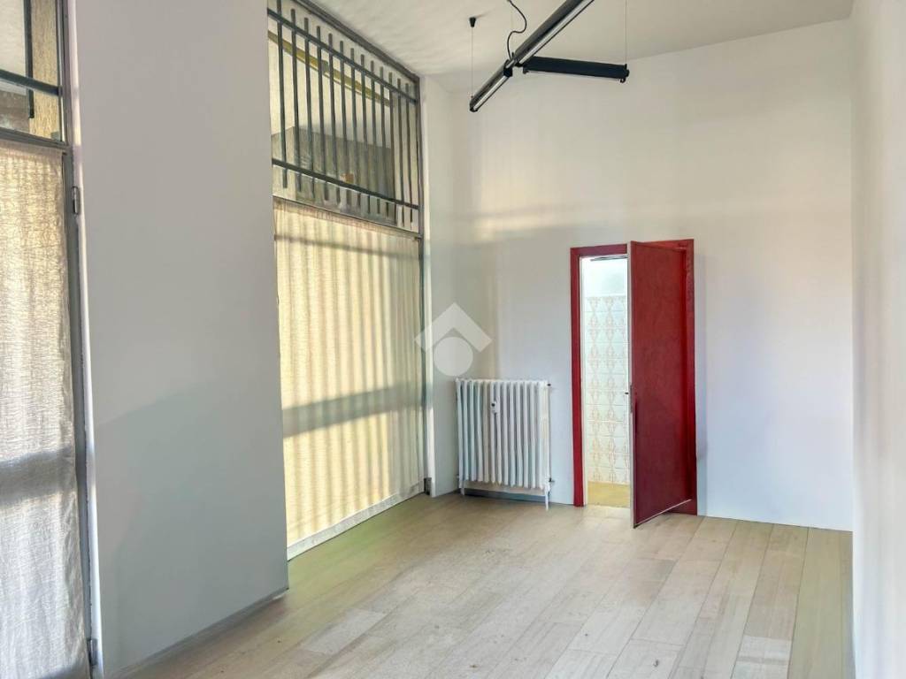 negozio in vendita a Paderno d'Adda