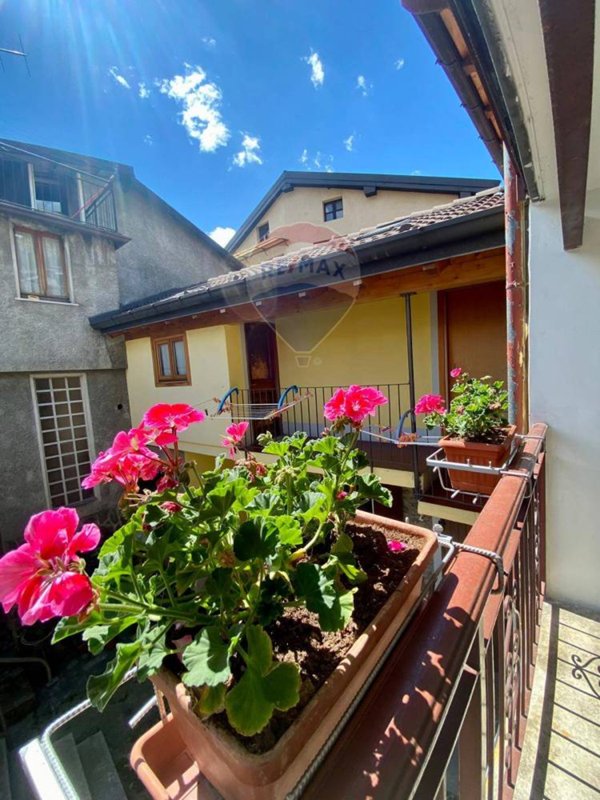 casa indipendente in vendita a Parlasco