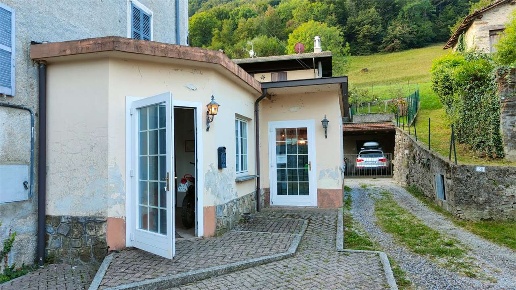 appartamento in vendita a Parlasco