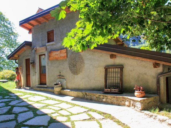 casa indipendente in vendita a Pasturo