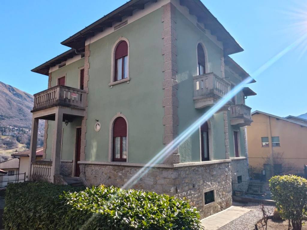 casa indipendente in vendita a Pasturo
