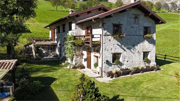 casa indipendente in vendita a Pasturo