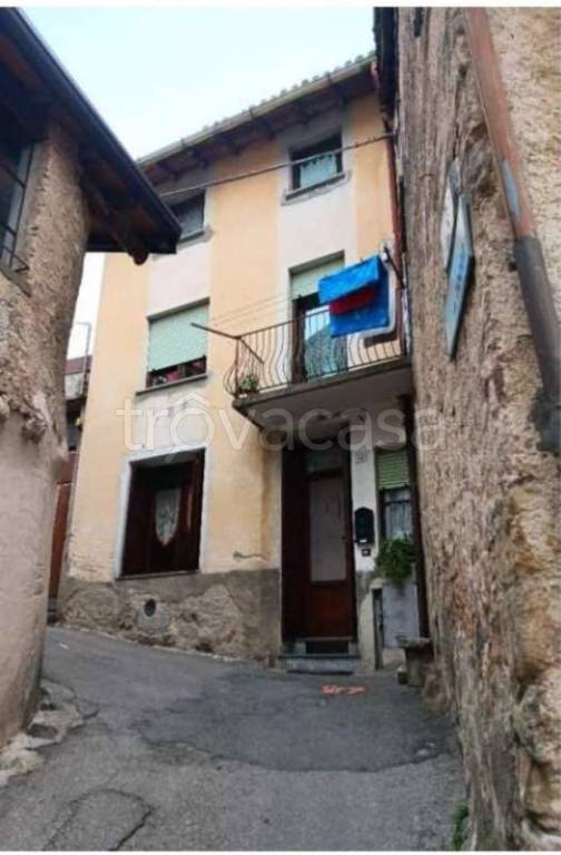 casa indipendente in vendita a Pasturo