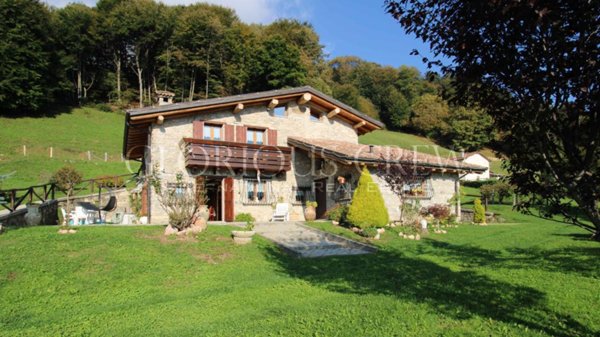 casa indipendente in vendita a Pasturo