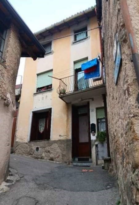 casa indipendente in vendita a Pasturo