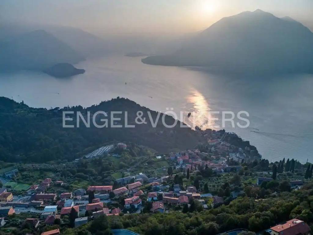casa indipendente in vendita a Perledo in zona Vezio