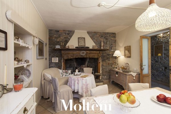 casa indipendente in vendita a Perledo