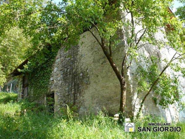casale in vendita a Perledo