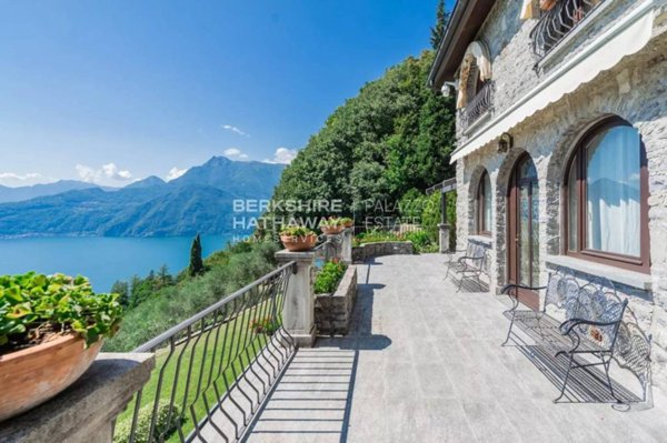 casa indipendente in vendita a Perledo in zona Tondello