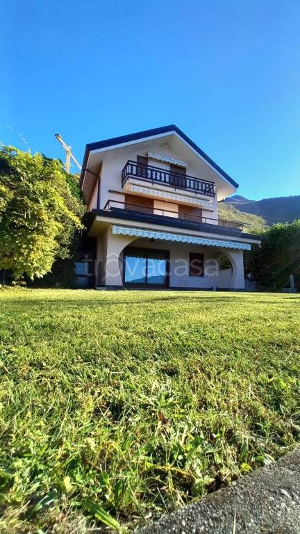 casa indipendente in vendita a Perledo