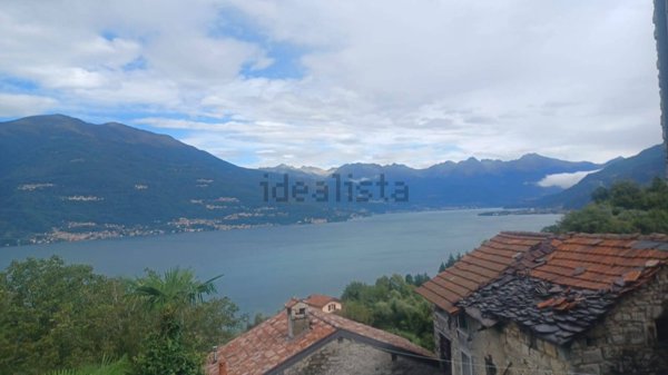 appartamento in vendita a Perledo in zona Gittana