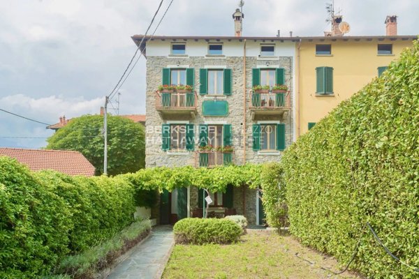 casa indipendente in vendita a Perledo