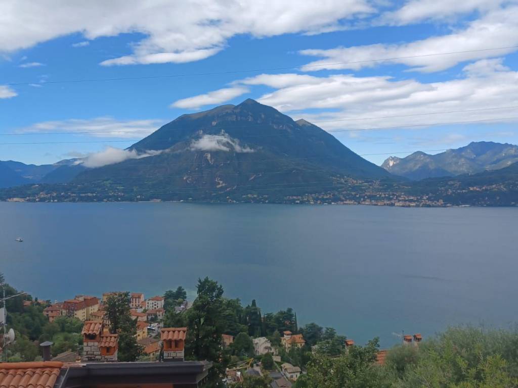 appartamento in vendita a Perledo in zona Gittana