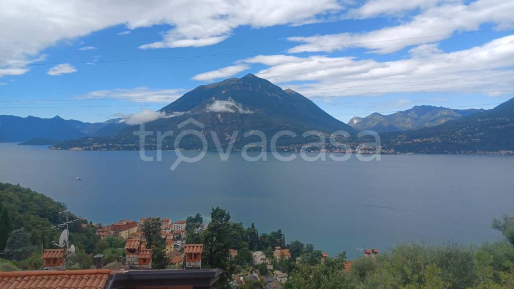 appartamento in vendita a Perledo in zona Gittana