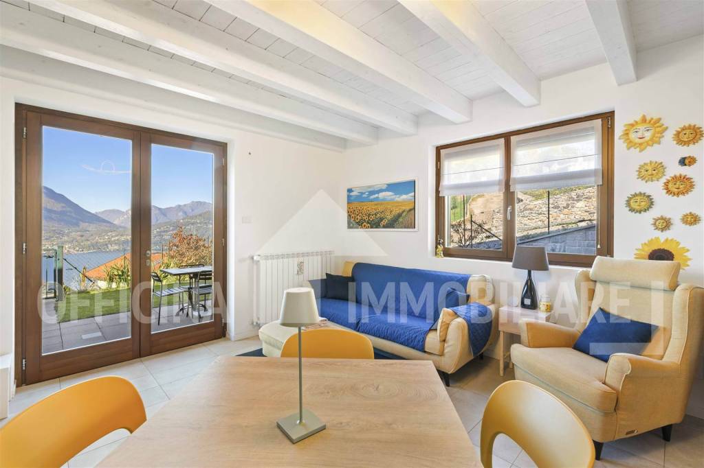 casa indipendente in vendita a Perledo in zona Regoledo