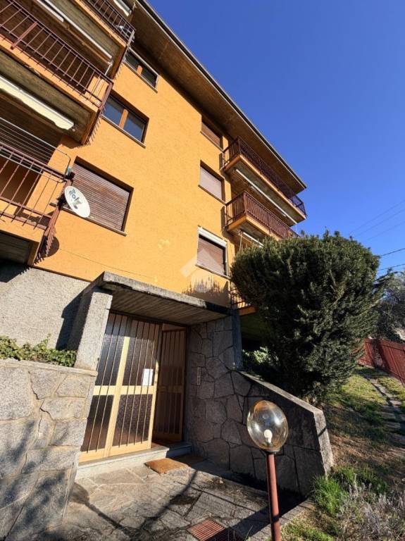 appartamento in vendita a Perledo in zona Vezio