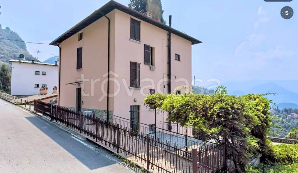 appartamento in vendita a Perledo in zona Vezio