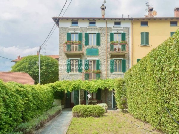 casa indipendente in vendita a Perledo