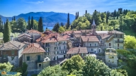 casa indipendente in vendita a Perledo in zona Vezio