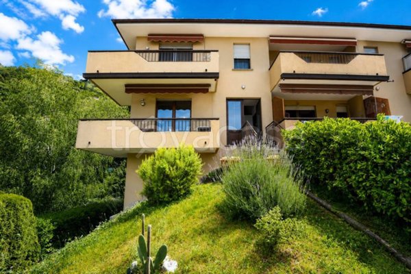 appartamento in vendita a Perledo in zona Regolo