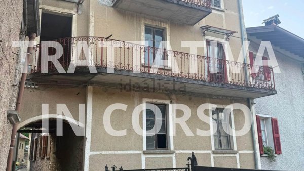 casa indipendente in vendita a Perledo in zona Tondello