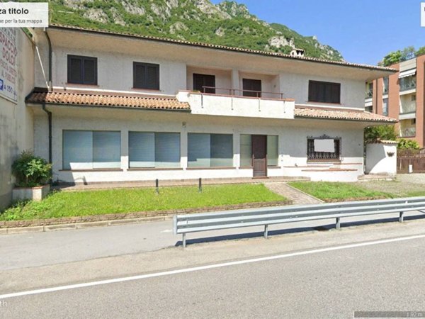 negozio in vendita a Pescate