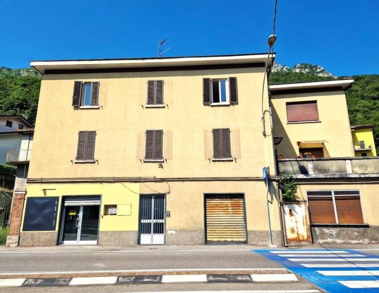 negozio in vendita a Pescate