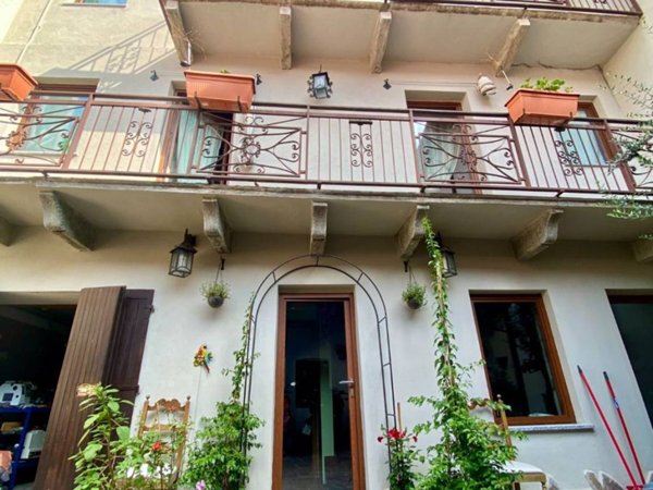 casa indipendente in vendita a Pescate