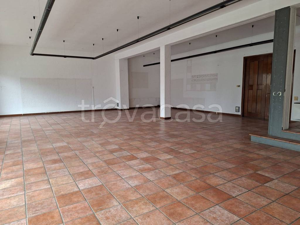 negozio in vendita a Pescate