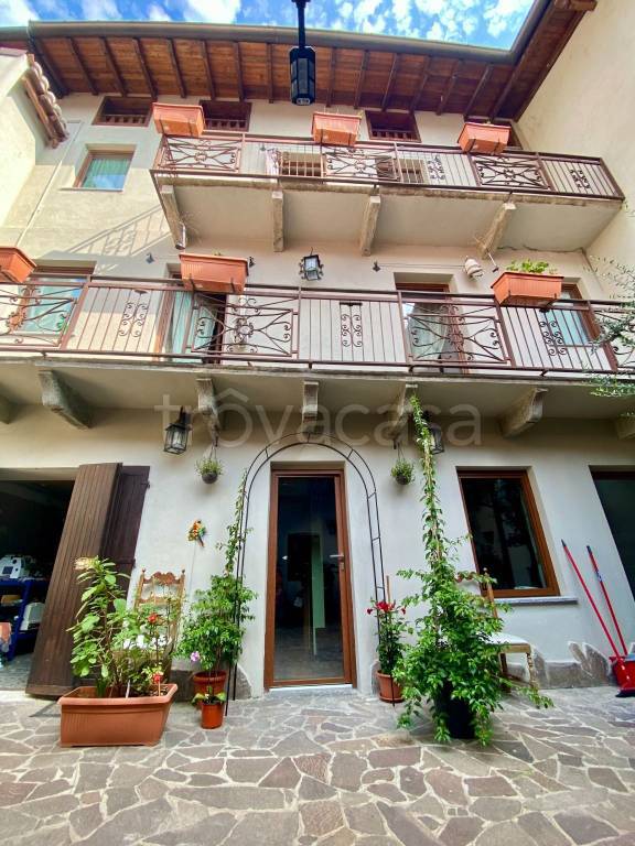 casa indipendente in vendita a Pescate